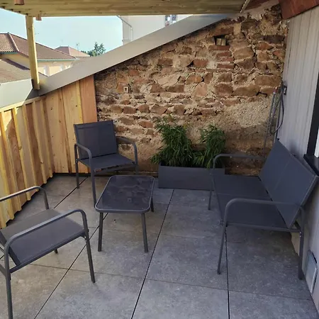 Le Cocon De Soie 4 A 5 Pers Bussieres (Loire)